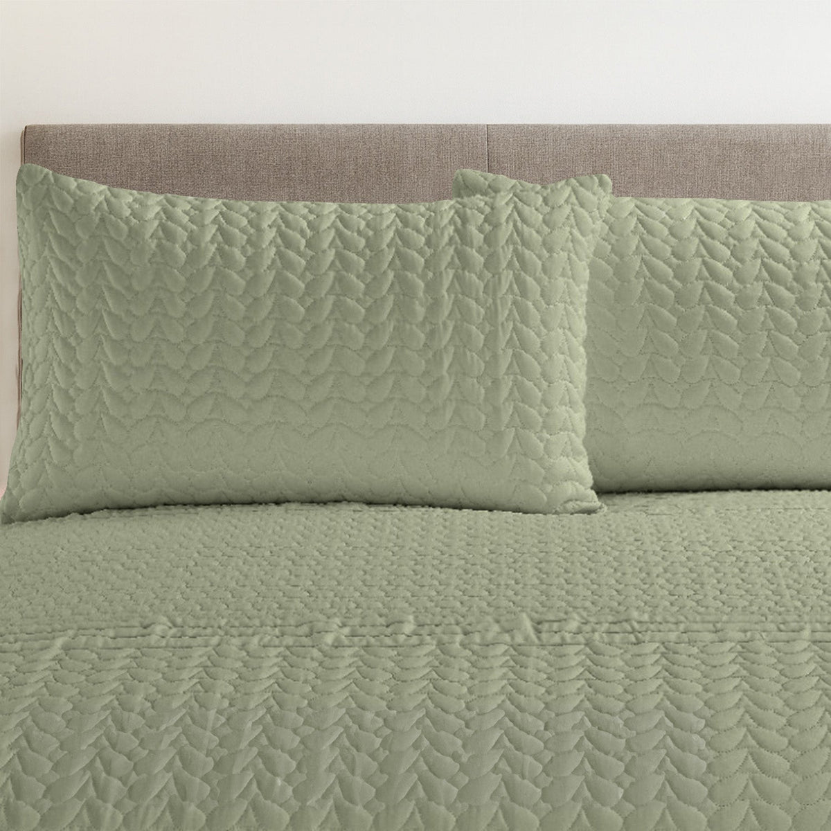 Velosso Kinsley Embossed Pattern Duvet Cover And Pillowcase Set