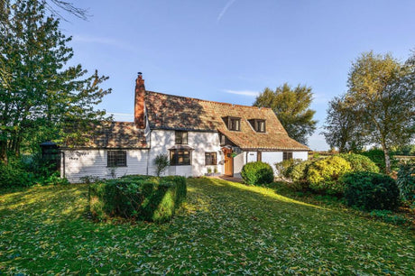 A Tour of Mrs. Hinch's Immaculate Essex Home