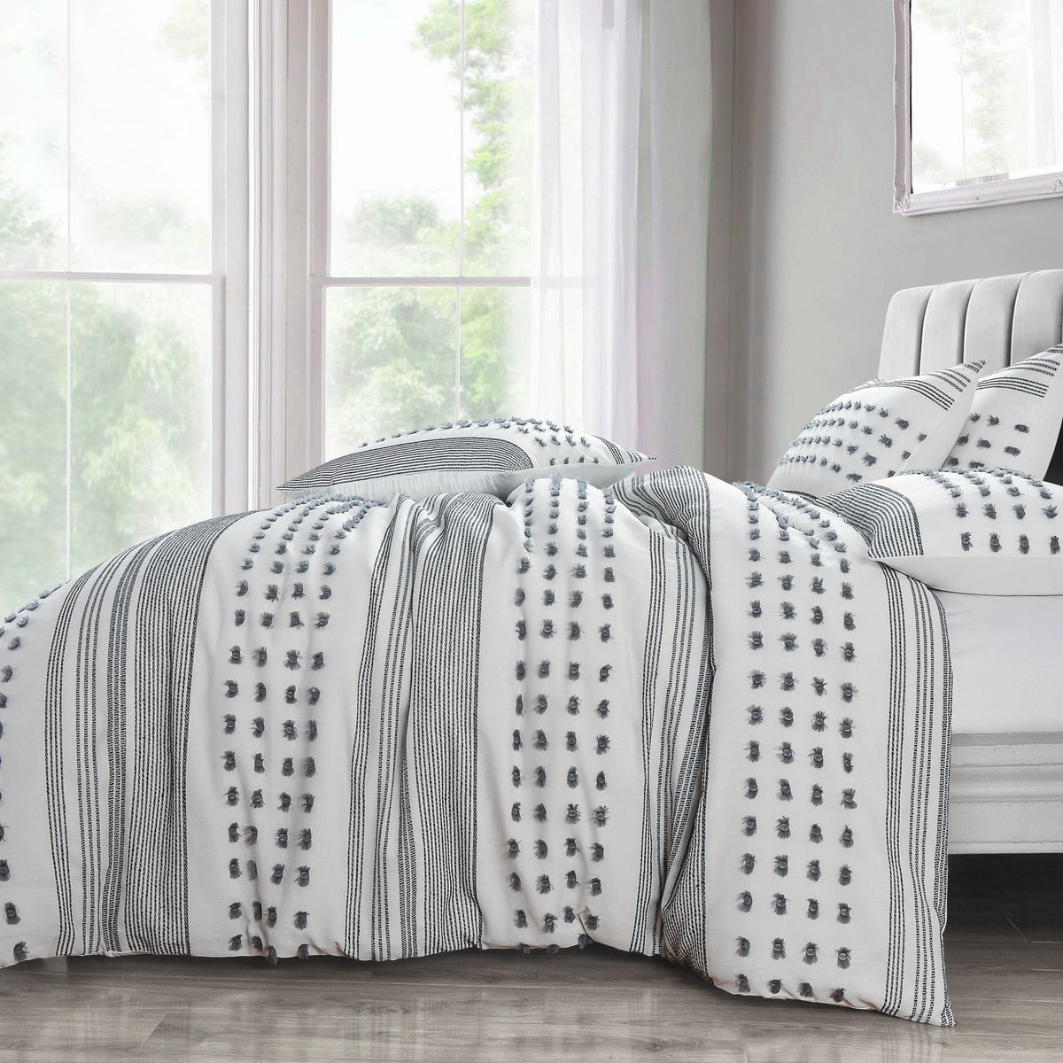 Intimates Arlo Tufted Duvet Cover & Pillowcase Set