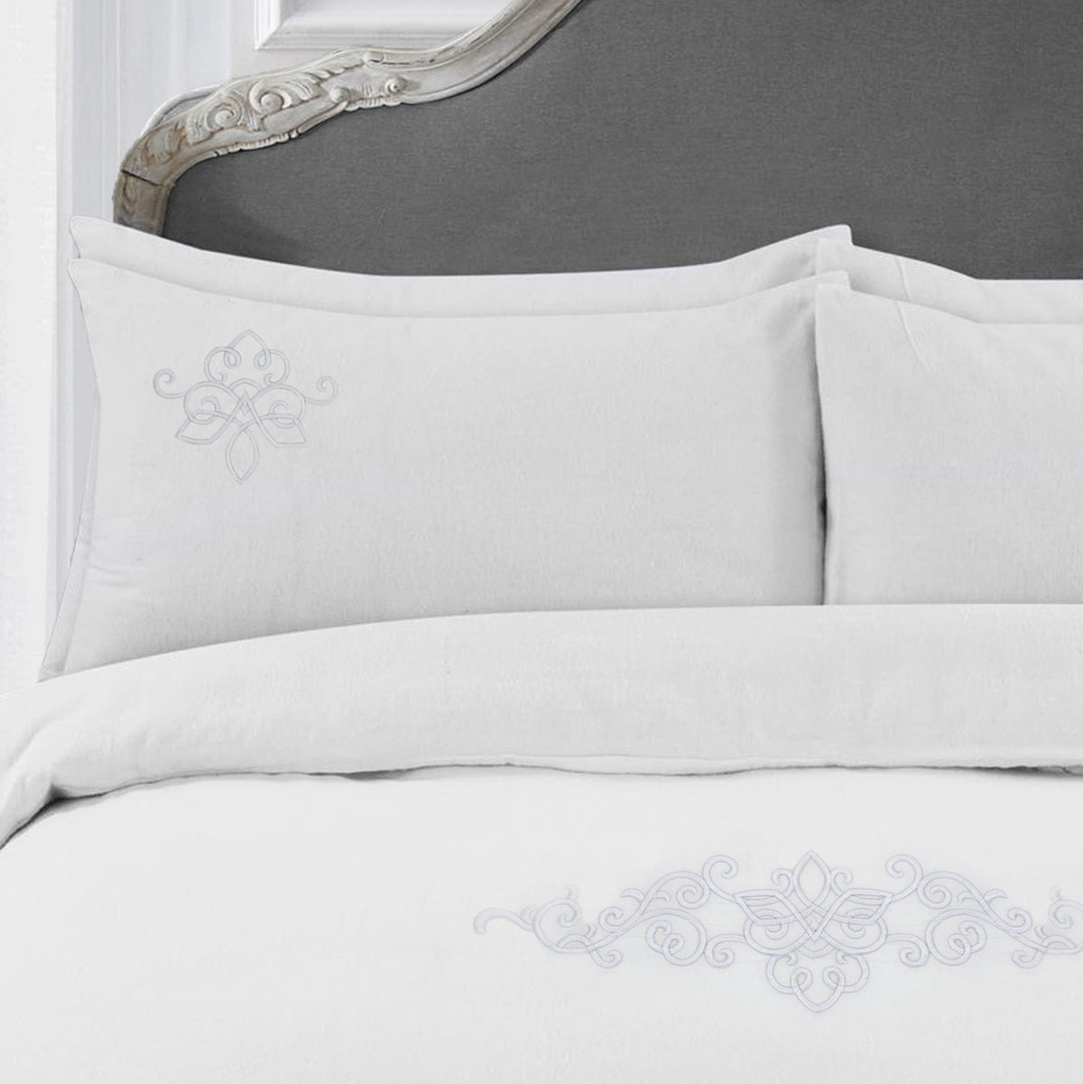 Sweet Dreams Grosvenor Scroll 100% Egyptian Cotton 330 Thread Count Pillowcase