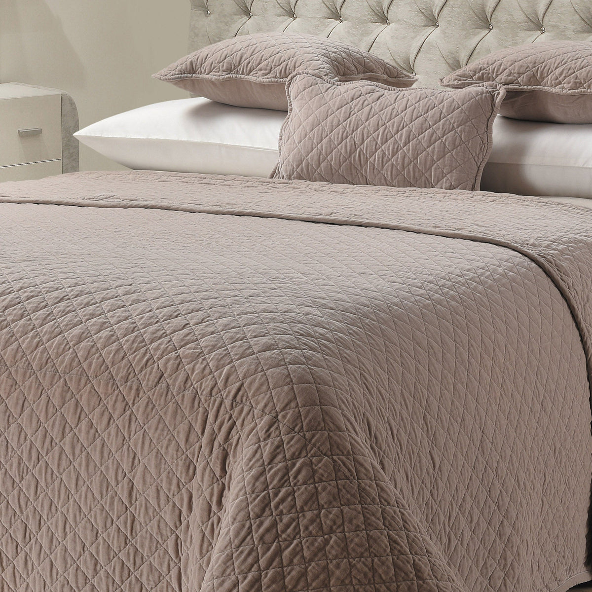 Sweet Dreams Luxury Sanzio 100% Cotton Quilted Bedspread