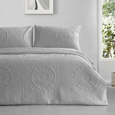 Winchester Quilted Pinsonic Bedspread & Pillowsham Set