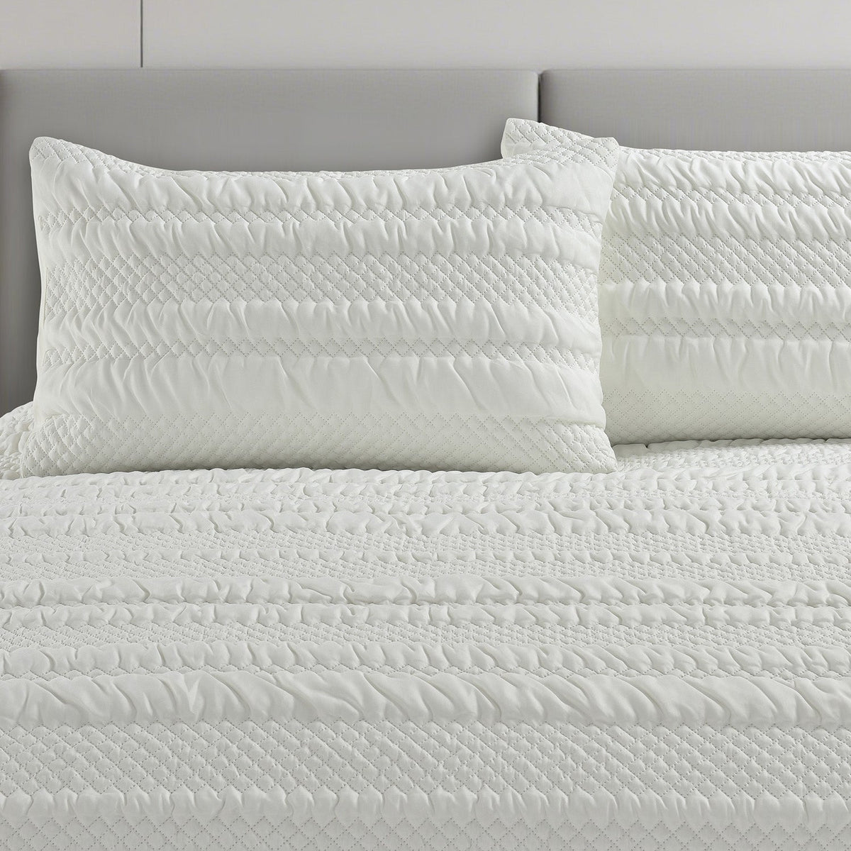 Velosso Saville Embossed Geometric Pattern Duvet Cover And Pillowcase Set